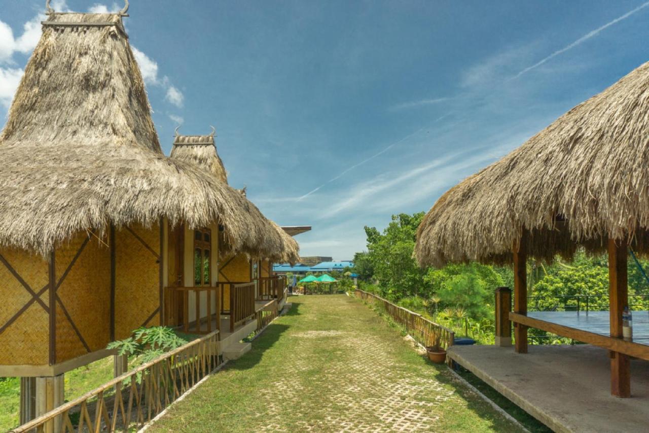 RedDoorz @ Tambolaka Sumba Hotel Lokokaki Bagian luar foto