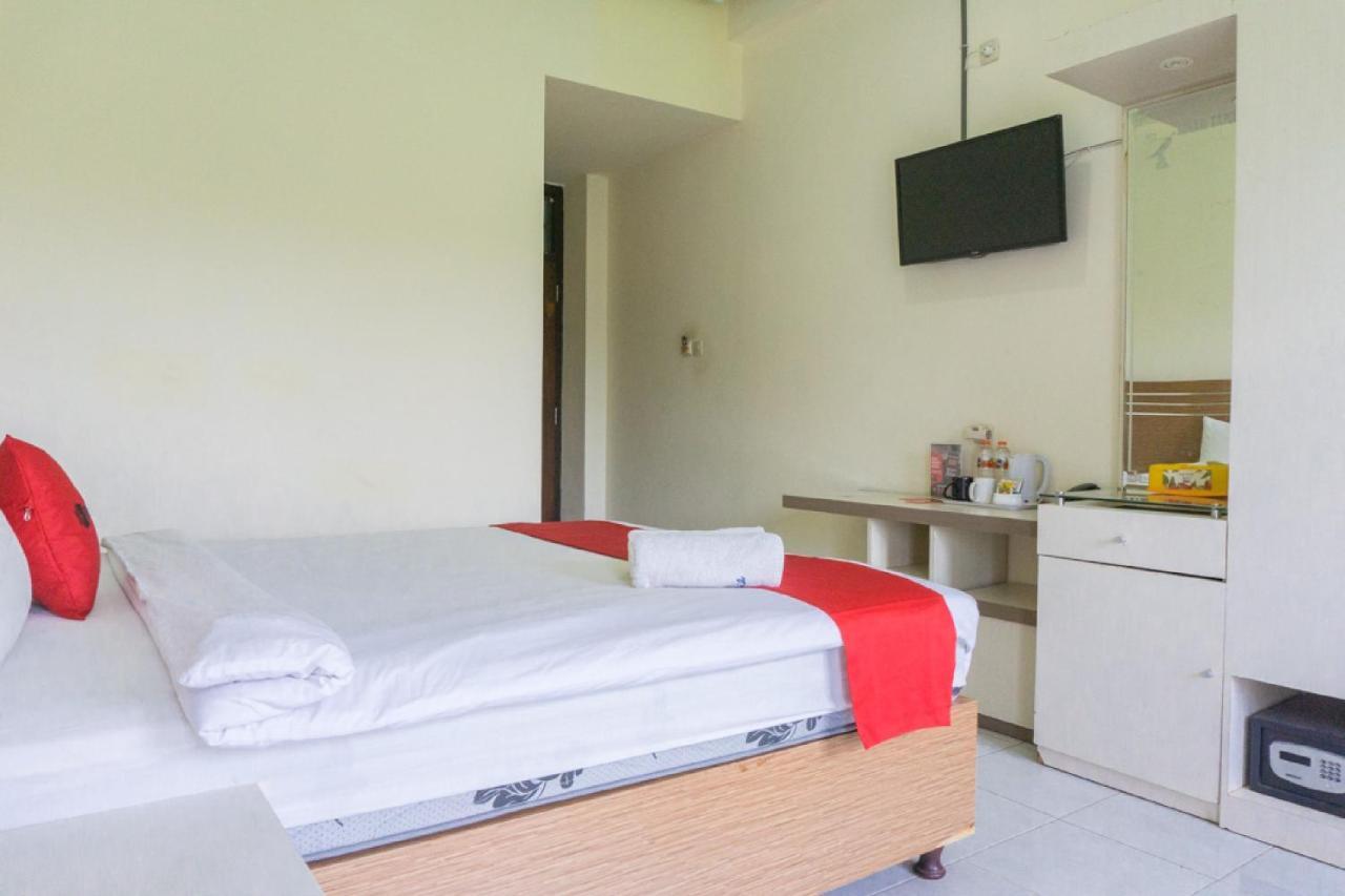 RedDoorz @ Tambolaka Sumba Hotel Lokokaki Bagian luar foto