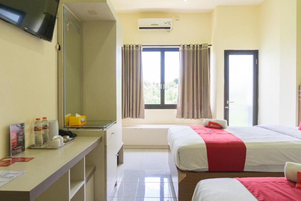RedDoorz @ Tambolaka Sumba Hotel Lokokaki Bagian luar foto