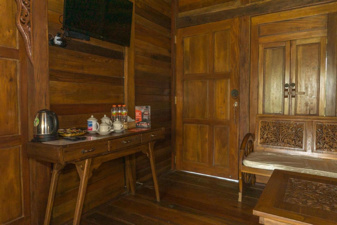 RedDoorz @ Tambolaka Sumba Hotel Lokokaki Bagian luar foto