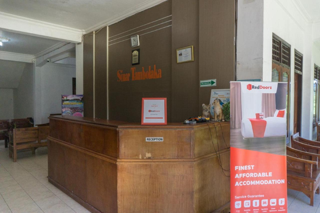 RedDoorz @ Tambolaka Sumba Hotel Lokokaki Bagian luar foto